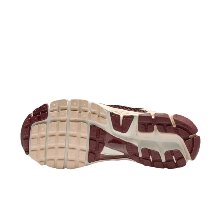 Nike Vomero 5 Беговые кроссовки Женские