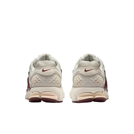 Nike Vomero 5 Беговые кроссовки Женские