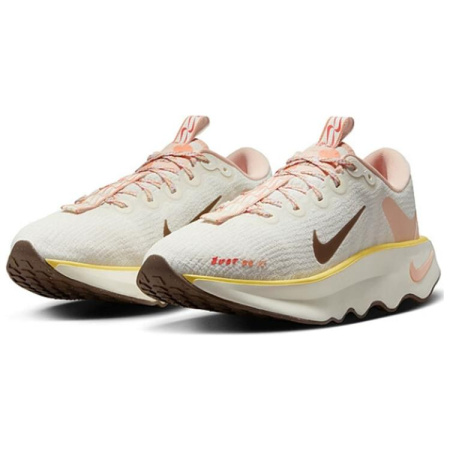 Nike Motiva Устойчивая к истиранию низкая женская обувь для ходьбы бежевого цвета
