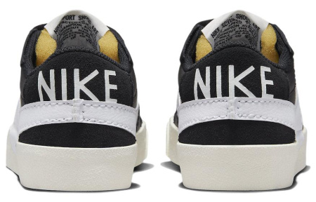Nike Blazer '77 Jumbo Low Кроссовки для скейтбординга Женские Черно-белые